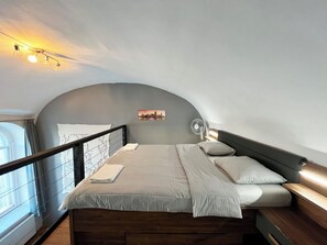 WiFi, bed sheets - Cozy Loft Retreat by Chain Bridge – Stunning Danube & Parliament Views (Budapest)