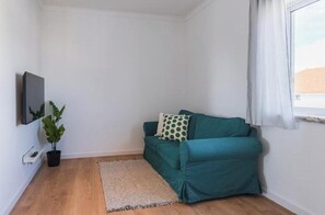 Living area - Carcavelos Sun Apartment (Carcavelos)