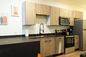 Studio Suite | Private kitchen - The Station at Trolley District (Columbus)