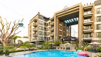 2 piscinas externas