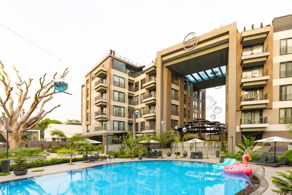 2 outdoor pools - Diamond in City by wow property (Accra)