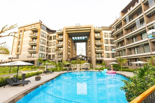 Diamond in City by wow property