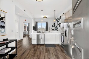 Fridge, microwave, oven, stovetop - Private Skyline Balcony Minutes to Broadway (Nashville)