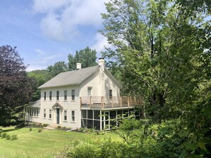 Exterior - Stylish, renovated 3 bed 3.5 bath 1812 Colonial (Colebrook)
