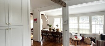 Stylish, renovated 3 bed 3.5 bath 1812 Colonial