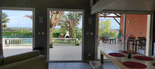 La Petite Maison in Givry