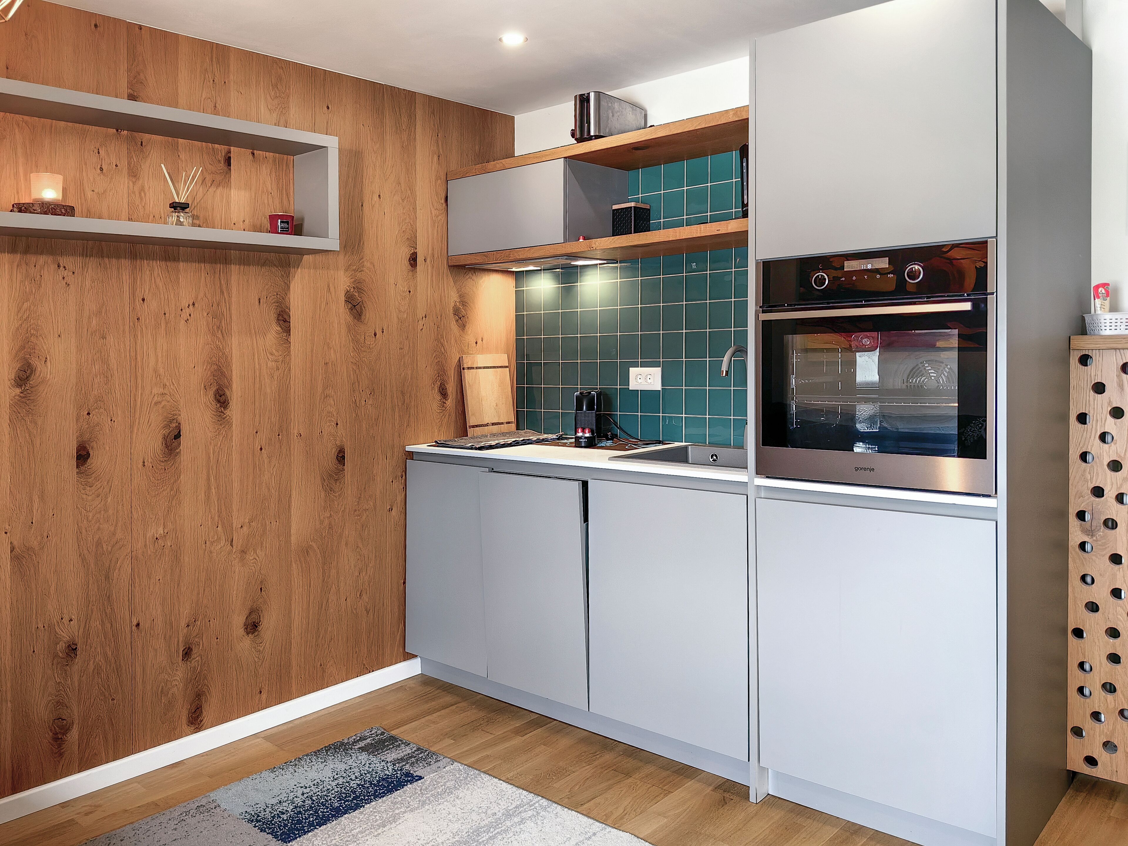 Comfort Apartment, 1 Bedroom, Pets allowed, Mountain View | Private kitchen | Full-sized fridge, oven, stovetop, dishwasher