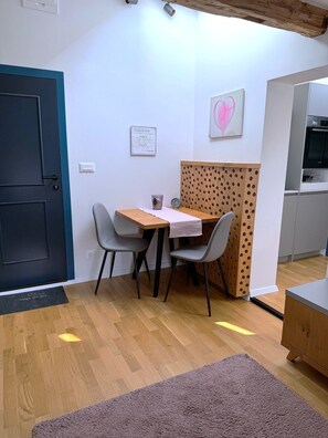 Appartement Classique, 1 chambre, animaux de compagnie acceptés, vue montagne | Coin séjour