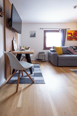 Comfort Apartment, 1 Bedroom, Pets allowed, Mountain View | Living area | Flat-screen TV - Land- und Apartmenthaus Kapelln (Fieberbrunn)