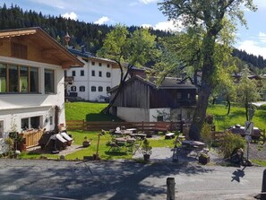 Tempat makan outdoor