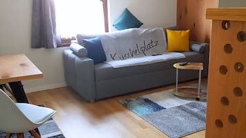 Comfort-Apartment, 1 Schlafzimmer, Haustiere gestattet, Bergblick | Wohnbereich