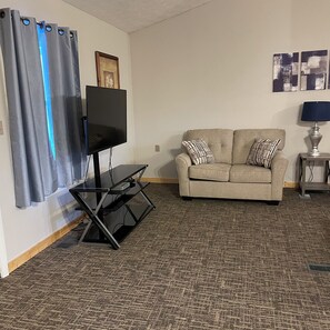 Living area - Endless Mountain Resort (Union Dale)