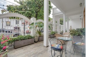 Suite Deluxe | Restaurante al aire libre