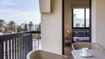 Appartement, balcon, vue ville | Restauration extérieure