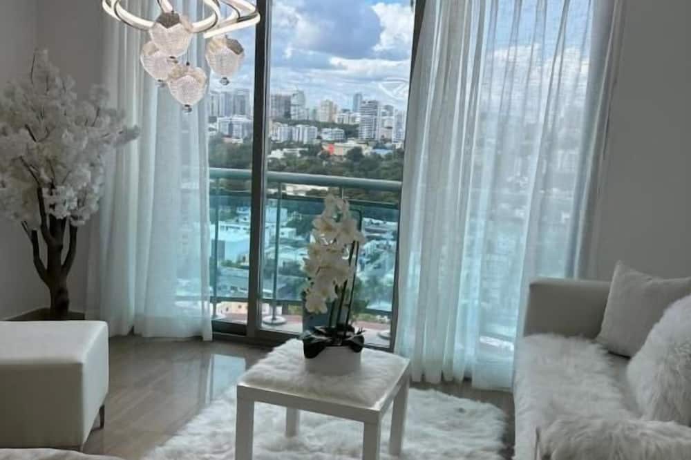Apartamento con Vista mar y la Ciudad La Gloria Malecón Santo Domingo