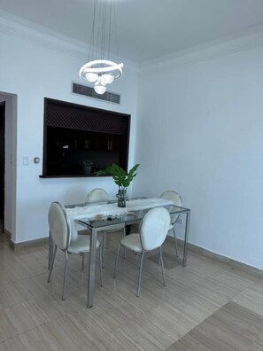 Dining room - Apartamento con Vista mar y la Ciudad La Gloria Malecón Santo Domingo (Santo Domingo)