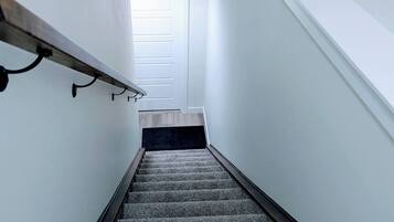 House, 2 Bedrooms, City View | Interior