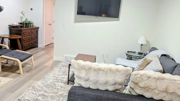 House, 2 Bedrooms, City View | Room amenity