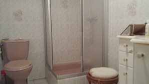 Bidet, toilet paper - My home port (Saint-Pierre-Quiberon)