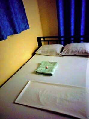 Individually decorated, individually furnished, free WiFi, bed sheets - Hotel Aryana Court Bamburi (Mombasa)