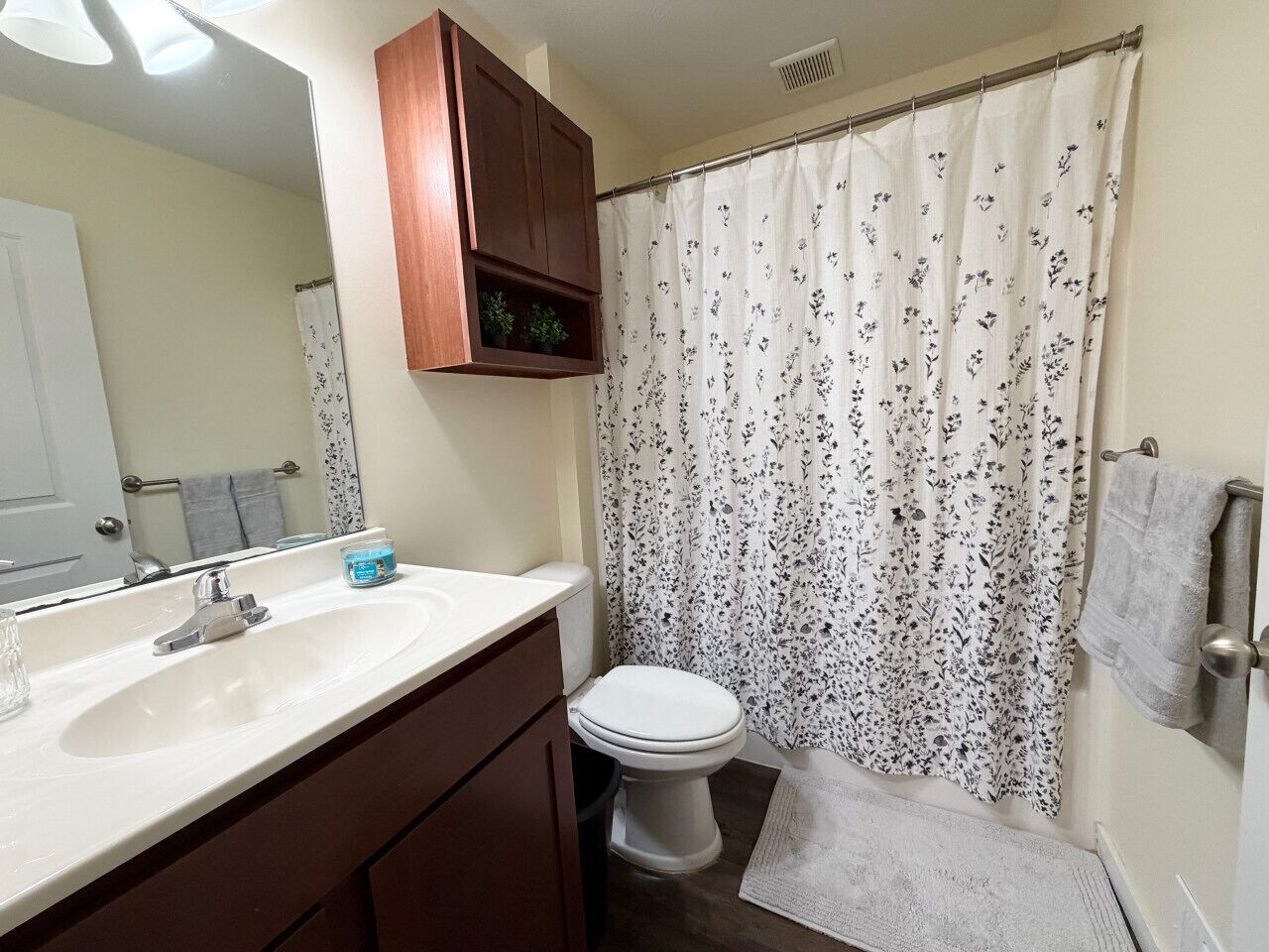 Another angle of the bathroom showing the full layout