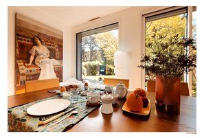 Dining - Hakuna Matata – Guest Room with Private Terrace (Saint-Molf)