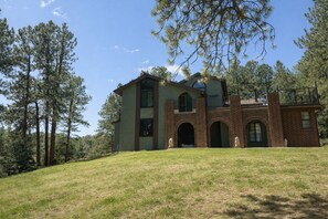 Exterior - Spacious Colorado Retreat, Game Room, Solarium, Patios & Mountain View’s (Evergreen)