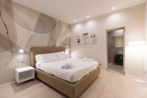 2 bedrooms, iron/ironing board, WiFi, bed sheets - Partenope SeaFront Double Rooms-Luxury design (Napoli)