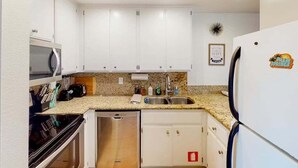 Leilighet, 1 kingsize-seng, balkong, fjellutsikt (Biarritz B17) | Eget kjøkken