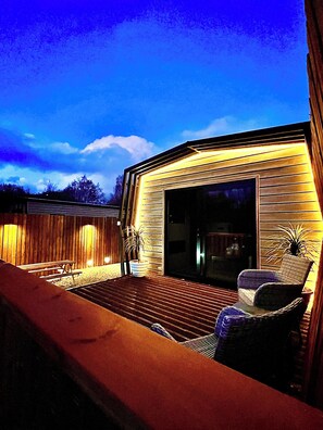 小屋 (The Balblair Luxury Pod with Hot Tub) | 床單