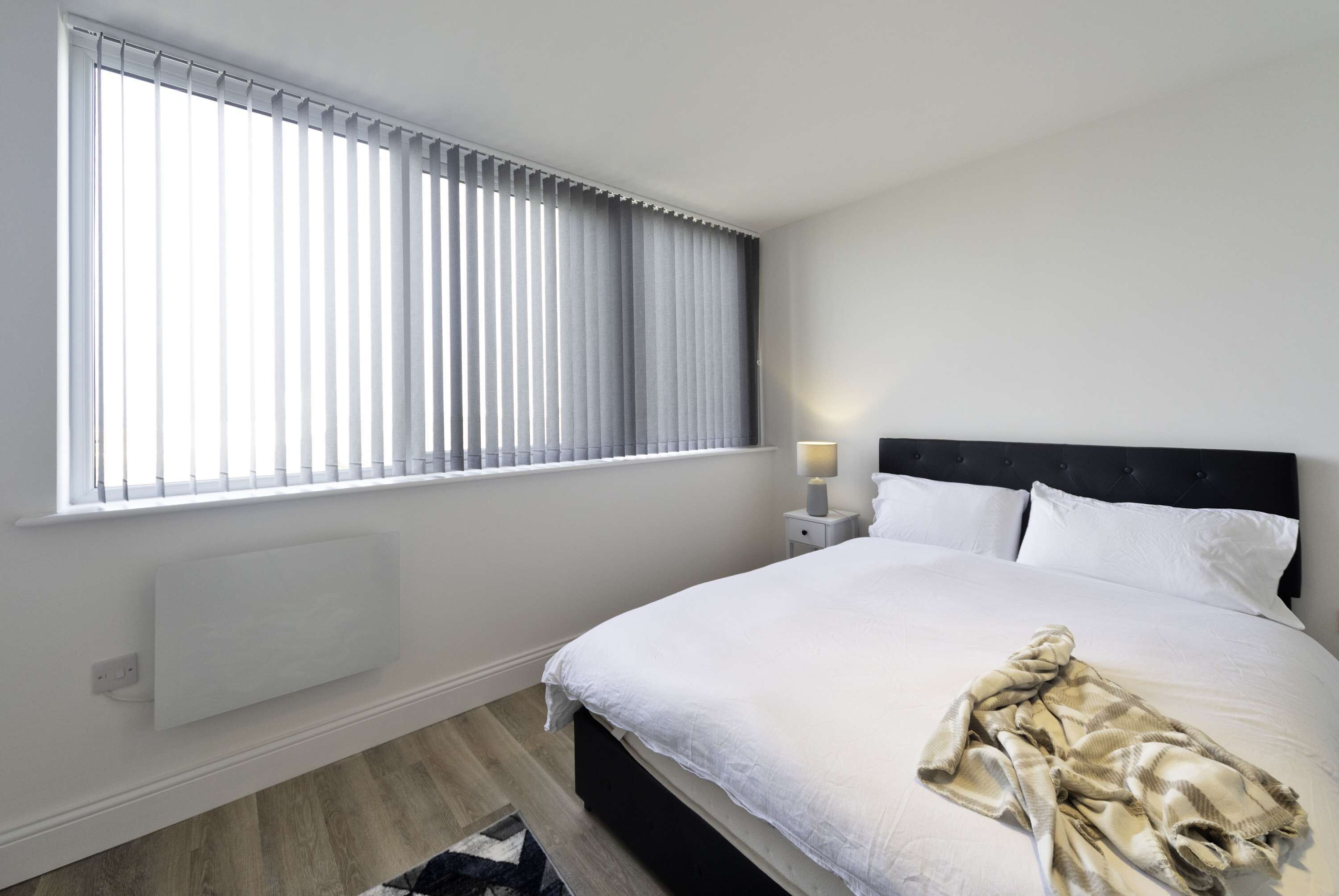2 bedrooms, desk, iron/ironing board, WiFi