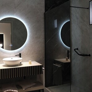 Casa Deluxe, vistas al jardín | Baño