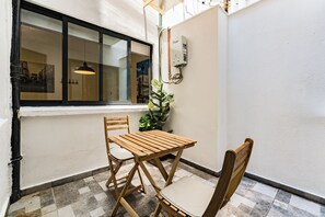 Outdoor dining - 2BR & 1 Bunk Apartment in CDMX (Ciudad de mexico)