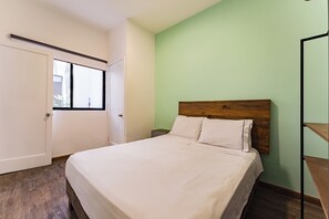 2 camere, una scrivania, Wi-Fi gratuito, lenzuola