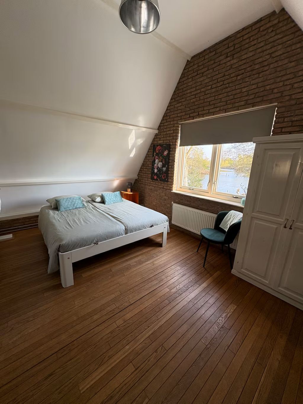1 slaapkamer, een strijkplank/strijkijzer, reisbedje, gratis wifi