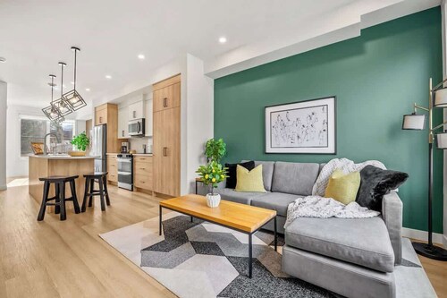 Rooftop + Garage | 3 Private Ensuites, 2 King Beds
