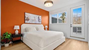 Iron/ironing board, travel crib, WiFi, bed sheets