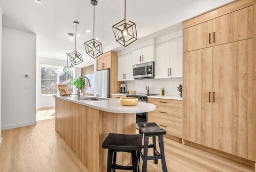 Rooftop + Garage | 3 Private Ensuites, 2 King Beds