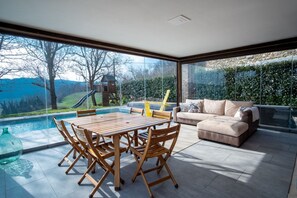 Outdoor dining - GuestHost - A modern and welcoming 165 square meters villa, perfect for six people. The property is a renovated barn and enjoys excellent views of the Piacenza hills and the city of Piacenza.Guests can enjoy a relaxing and peaceful stay, typical of this  (Ponte dell'Olio)