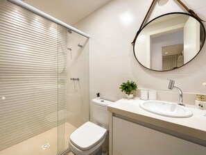 Shower, hair dryer, towels, toilet paper - Entire beachfront apartment on Itaparica Beach. (Vila Velha)