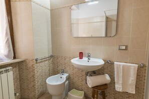 Bruser, bidet, Shampoo
