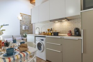 Kühlschrank, Mikrowelle, Geschirrspüler