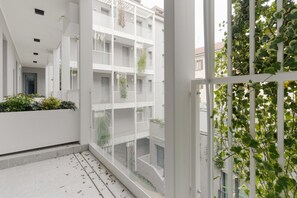 Interior - GuestHost - Cozy 46m2 apartment, ideal for 2 people, located on the second floor of a building with lift.The accommodation is located in the Porta Romana district in a strategic position, inside municipality 4, a stone's throw from the M3 Porta Romana  (Milan)