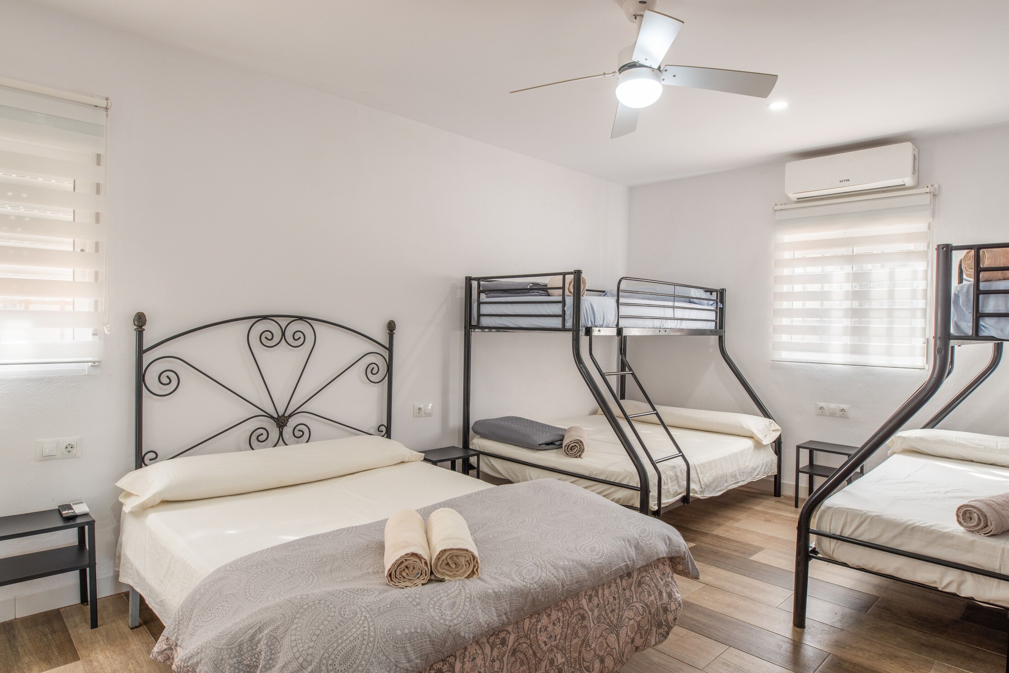 6 bedrooms, WiFi, bed sheets