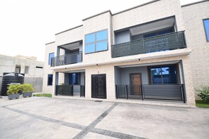 Exterior - A cosy and well presented 2 bedroom apartment (JXR2+94H, Sakumono)