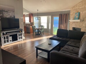 Living area - Casa Azul - Home w/fenced yard (Buda)