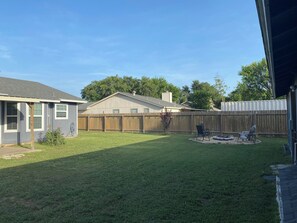 Property grounds - Casa Azul - Home w/fenced yard (Buda)