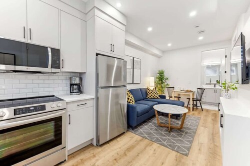 Perfect Suite for 2! Lower Unit w/ Laundry