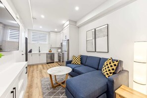 Living area - Perfect Suite for 2! Lower Unit w/ Laundry (Calgary)