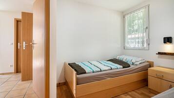 WiFi, bed sheets